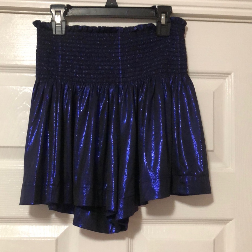 Queen of sparkles shorts size small